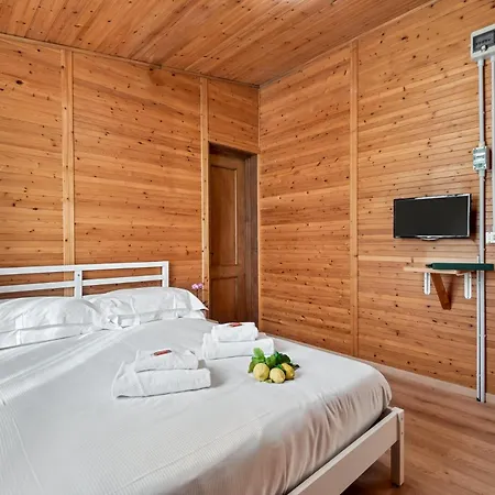 Glamping Degli Ulivi キャンプ場 *