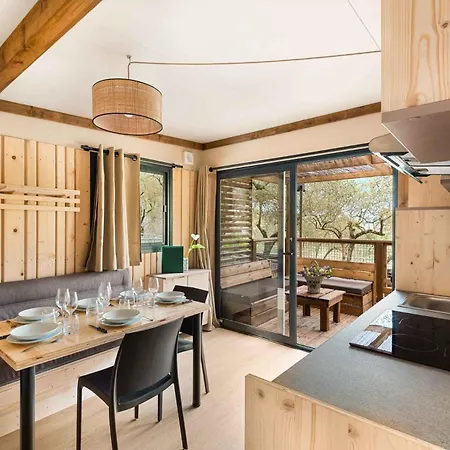 Glamping Degli Ulivi キャンプ場 *